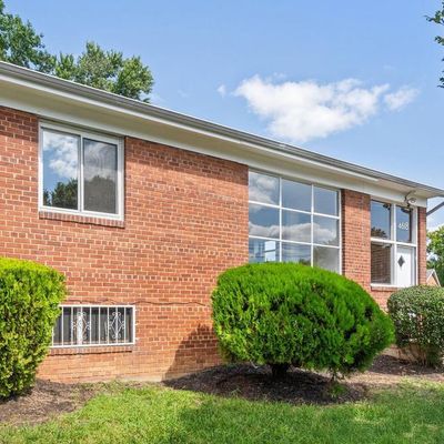 4618 Hilltop Ter Se, Washington, DC 20019