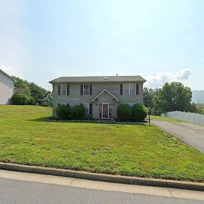 583 Hillview Dr, Roanoke, VA 24019