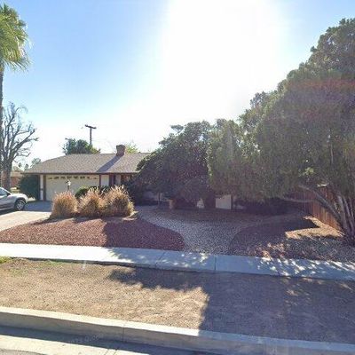 551 Woodhill St, Rialto, CA 92376