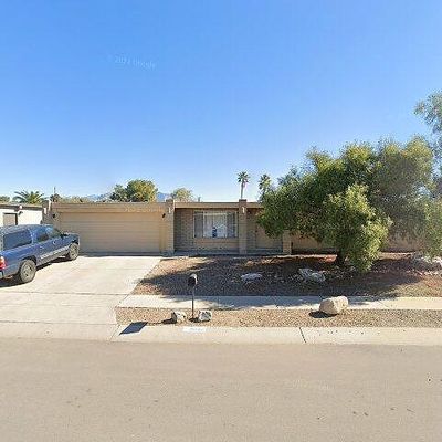 6920 N Northlight Dr, Tucson, AZ 85741