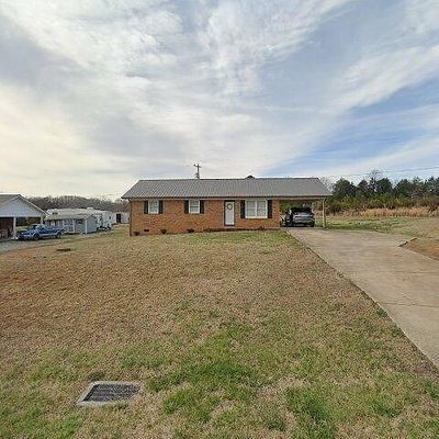 695 Old Hollis Rd, Ellenboro, NC 28040