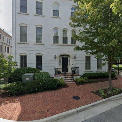 700 Rose Sq, Alexandria, VA 22314