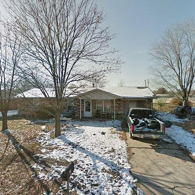 706 S Maxwell Ave, Mounds, OK 74047