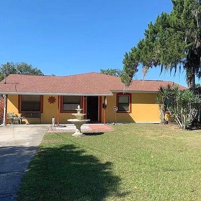 709 N Disston Ave, Tavares, FL 32778