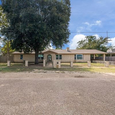 710 W 4 Th St, Mcgregor, TX 76657