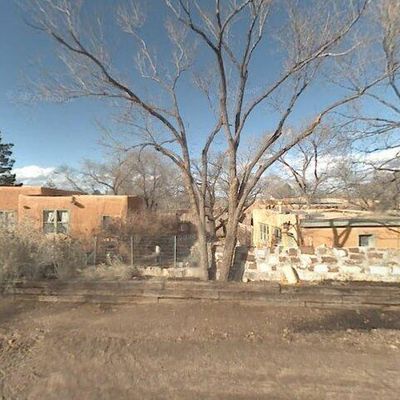 723 Old Santa Fe Trl, Santa Fe, NM 87505