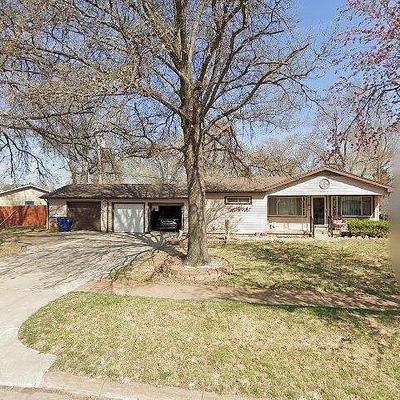 724 N Abilene Ave, Valley Center, KS 67147