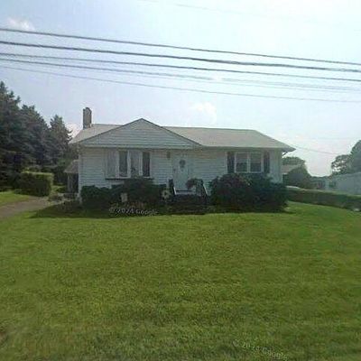 674 Fehr Rd, Nazareth, PA 18064