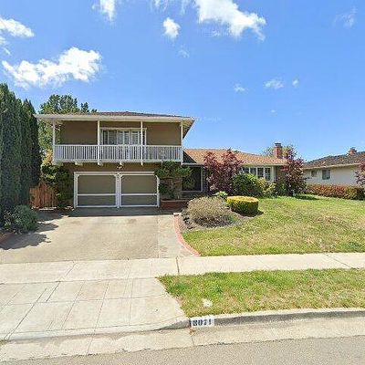 8071 Phaeton Dr, Oakland, CA 94605