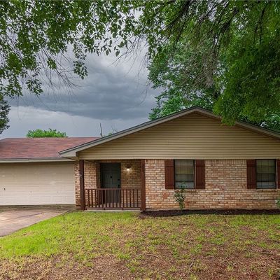 808 Rolling Hills Dr, Hewitt, TX 76643