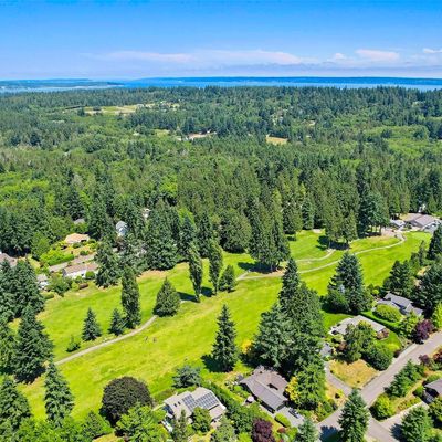 8235 Peggy Ln Ne, Bainbridge Island, WA 98110