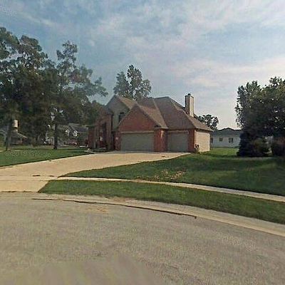 8427 Stable Ct, Holland, OH 43528