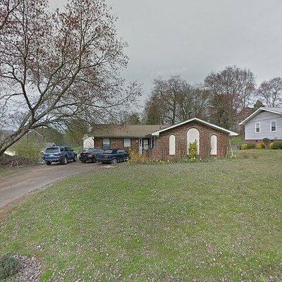 7428 Irongate Dr, Hixson, TN 37343