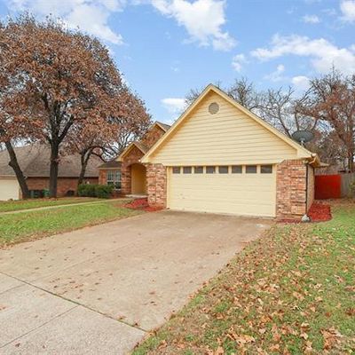 7504 Oak Park Dr, North Richland Hills, TX 76182