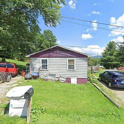 78 Jeffreys St, Belington, WV 26250