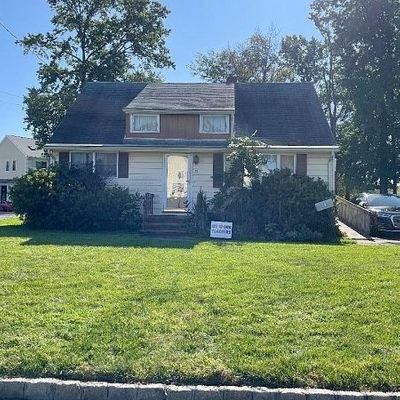 8 Ivy St, Clark, NJ 07066