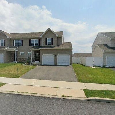 935 Graystone Cir, Northampton, PA 18067