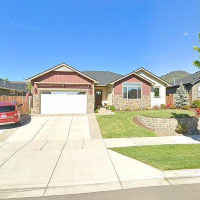 937 Callaway Dr, Medford, OR 97504