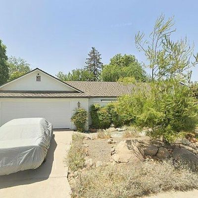 97 S Beverly St, Porterville, CA 93257