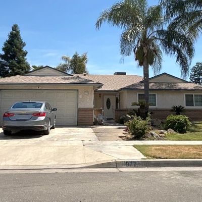 977 E Pinedale Ave, Fresno, CA 93720