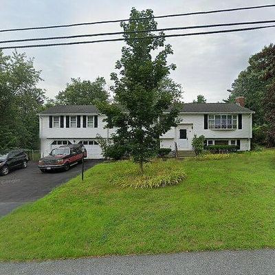 89 Pine St, Natick, MA 01760