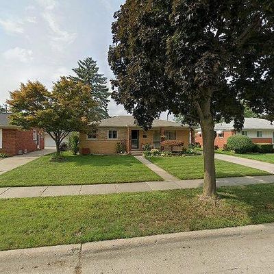 9015 Birkhill Dr, Sterling Heights, MI 48314