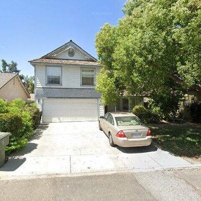 929 S Pinkham St, Visalia, CA 93292