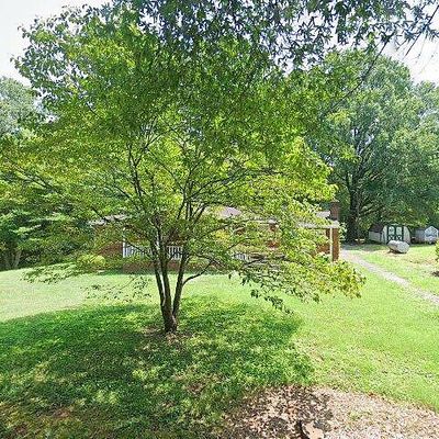 103 Hanna St, Mayodan, NC 27027