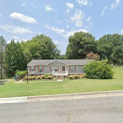 104 8th Ave N, Mayodan, NC 27027