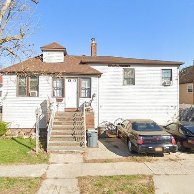 1043 Delaware Ave, Island Park, NY 11558