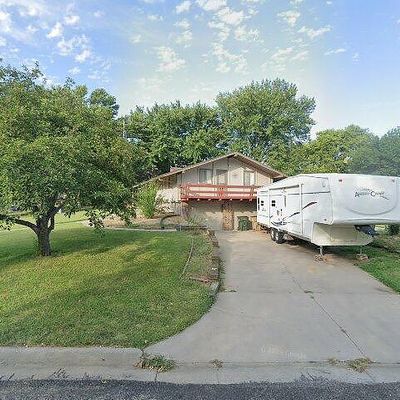 1 Sapphire Ct, North Newton, KS 67117