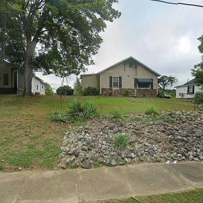 114 Irvine St, Paris, TN 38242