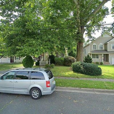 120 Nutwood Ave, Middlesex, NJ 08846