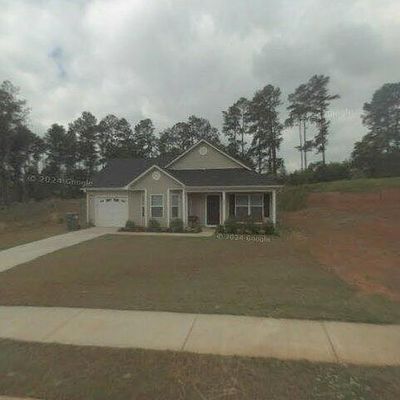 1117 Meadow Walk Dr, Monroe, GA 30656