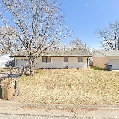 1410 Pleasant St, Hutchinson, KS 67501