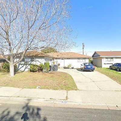 1425 Claremont Pl, Santa Maria, CA 93458