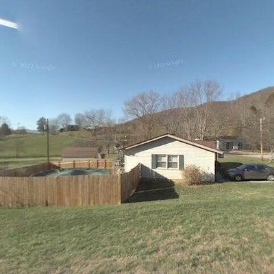 129 Meadowood Cir, La Follette, TN 37766