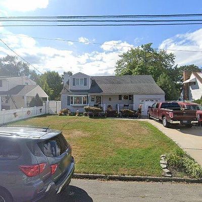 16 Seley Dr, North Babylon, NY 11703