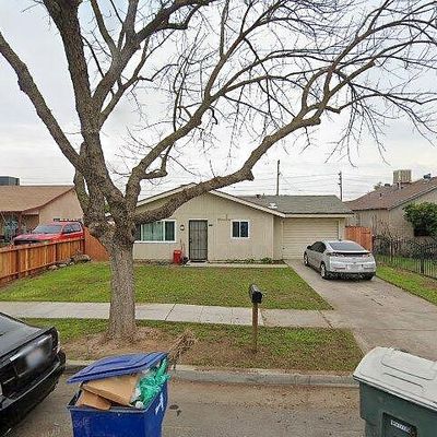 1635 S Gearhart St, Fresno, CA 93702