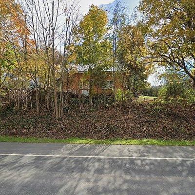 1684 Turnpike Rd, Auburn, NY 13021