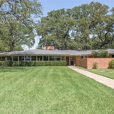 1444 Oaklawn Dr, Corsicana, TX 75110