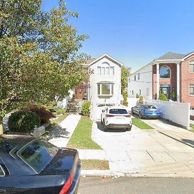 15 Jeanette Ave, Staten Island, NY 10312