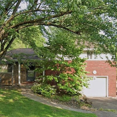 15 Meadow Ln, Uniontown, PA 15401