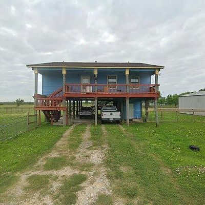 195 Creek Dr, Freeport, TX 77541