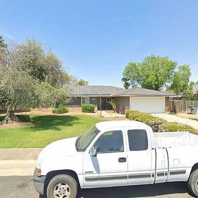 2142 Jenni Ave, Sanger, CA 93657