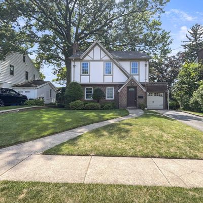 22 Elm St, Tenafly, NJ 07670