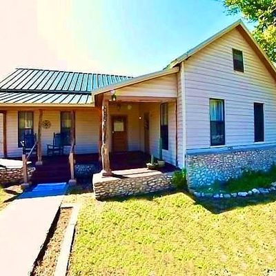 221 N 12 Th St, Junction, TX 76849