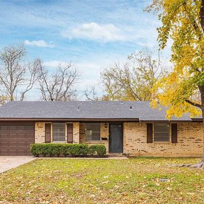 225 Victory St, Bonham, TX 75418