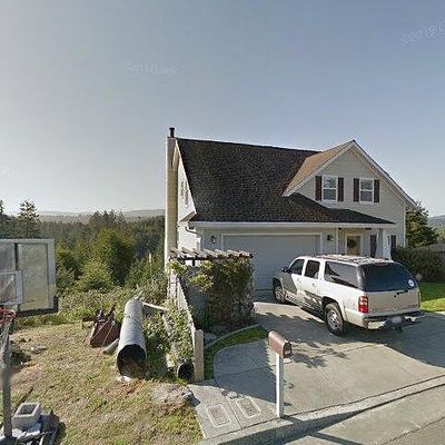 2251 Briarwood Cir, Eureka, CA 95503