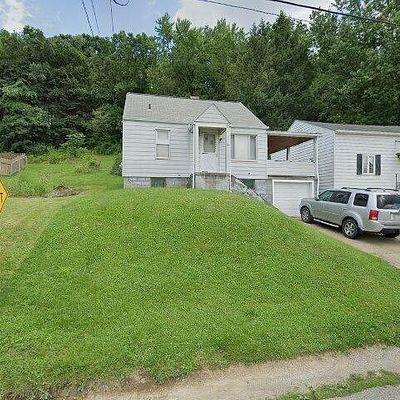 228 Hazen Ave N, Ellwood City, PA 16117